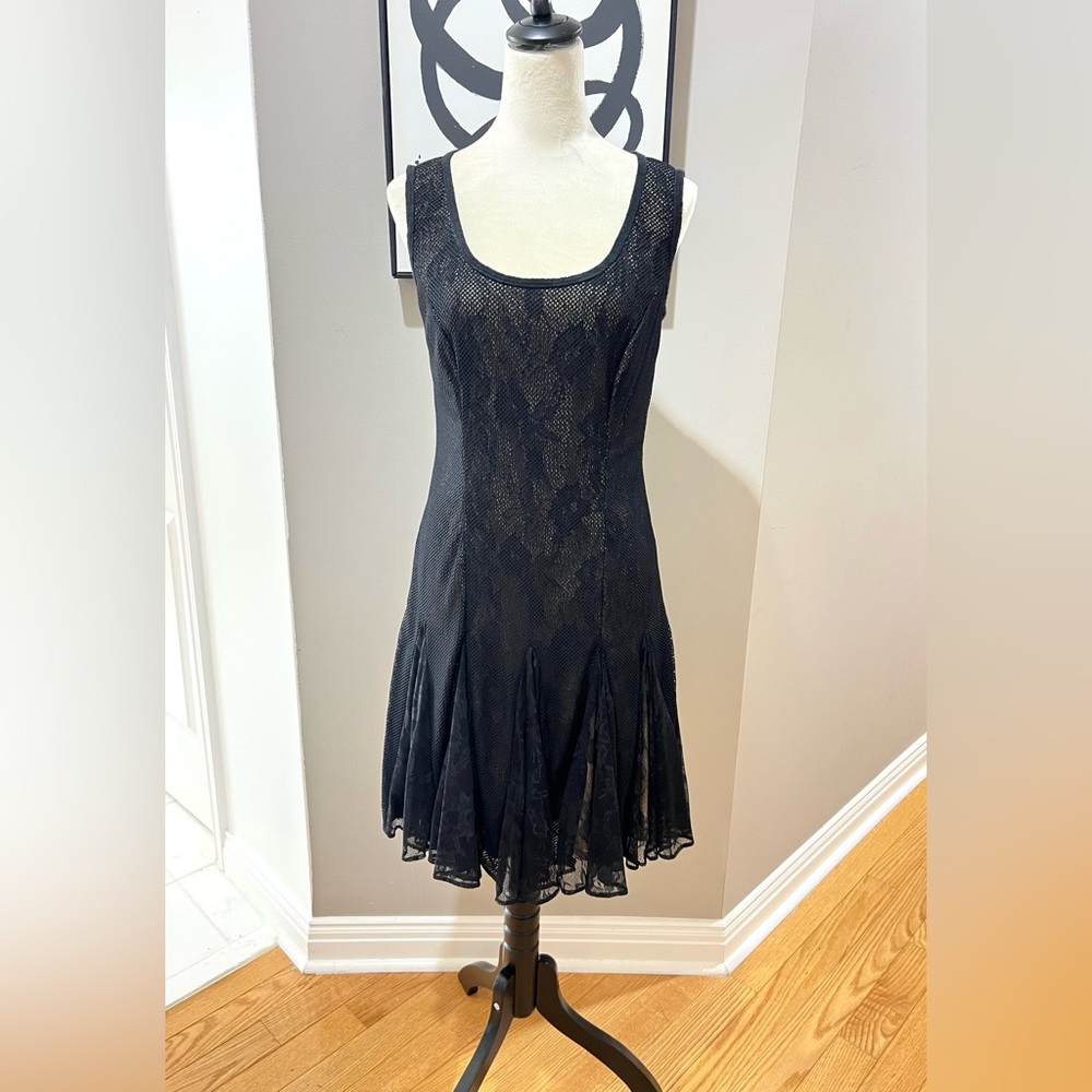 Tadashi Shoji Mini Dress Black Cocktail Mesh Lace Sleeveless SZ 10 EUC